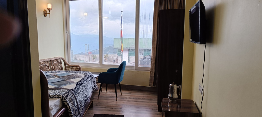 himalayan haveli fooding and lodging