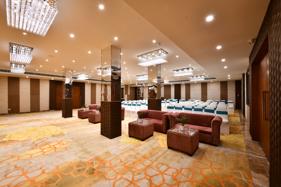 click collection grand gateway varanasi