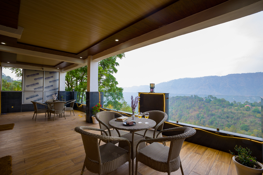 the castle villa hill view kasauli