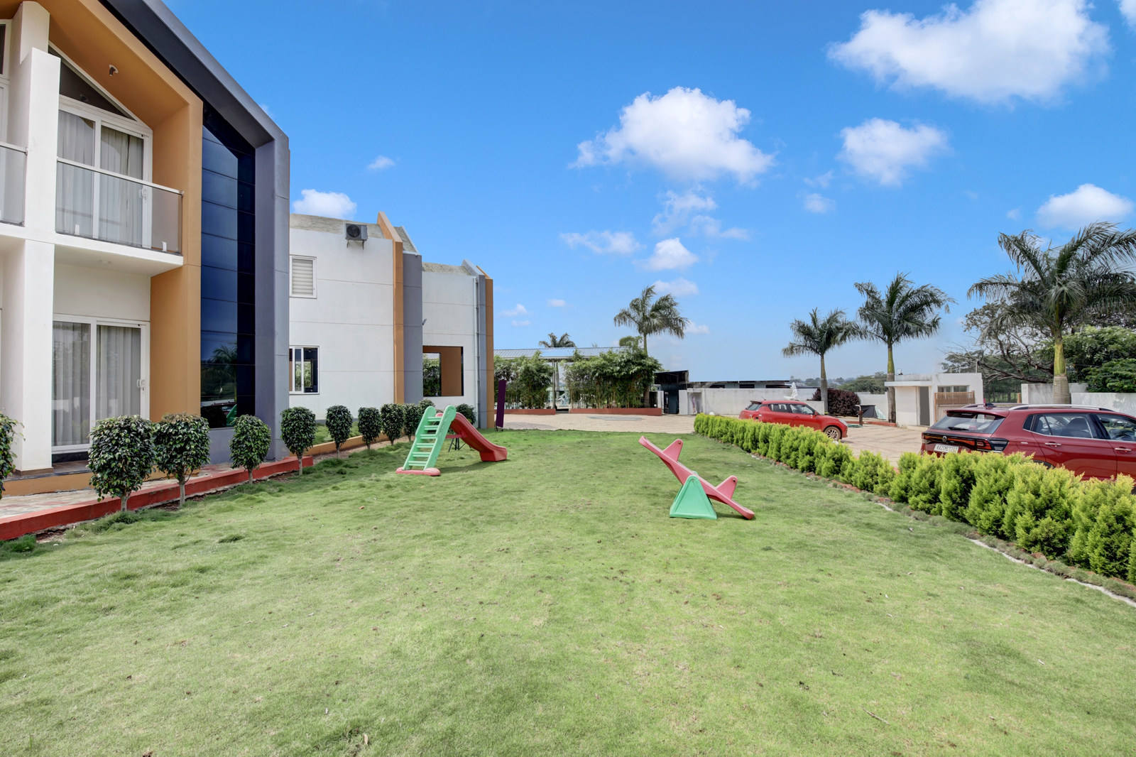 Super Townhouse Oak Dharwad Formerly Rising Resort & Spa,Dharwad,4 star