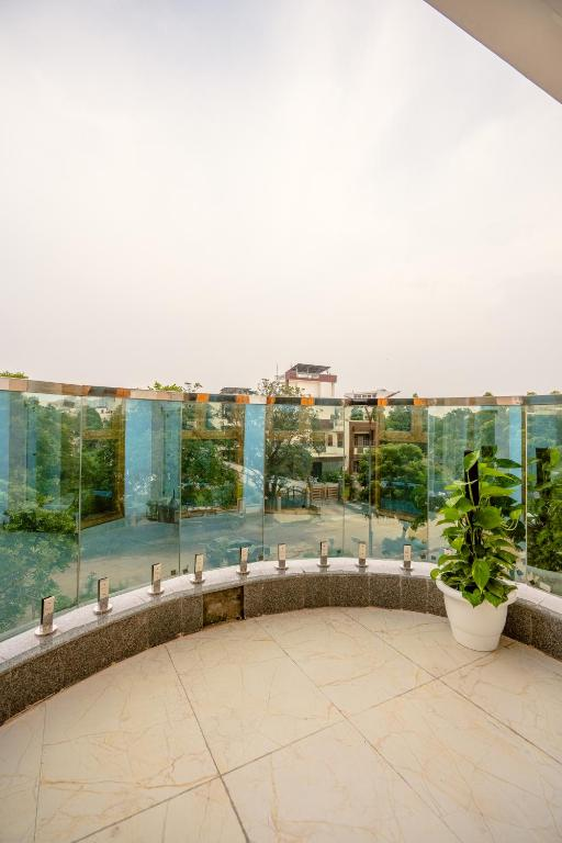 Lime Tree Hotels And Banquet Greater Noida,,3 star