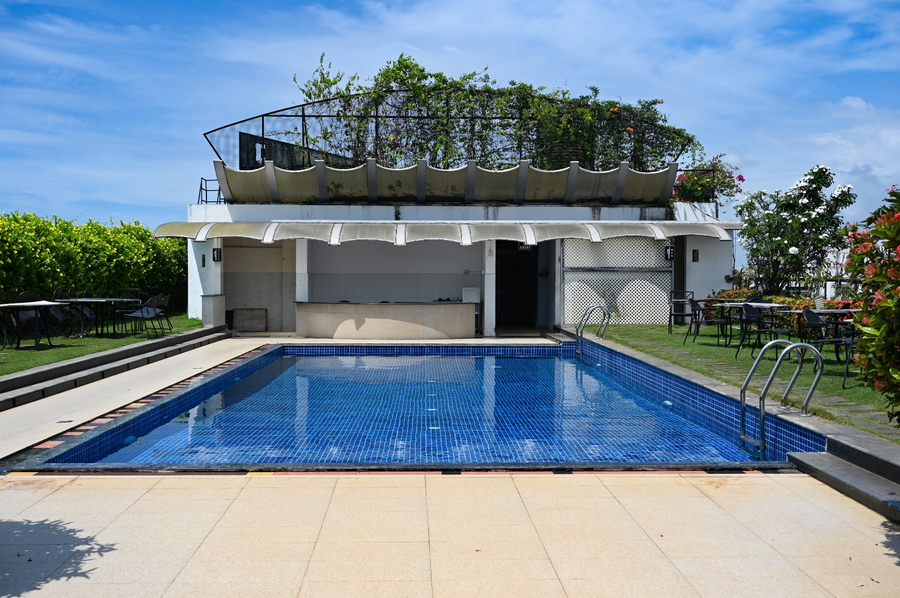 the mercy luxury business hotel