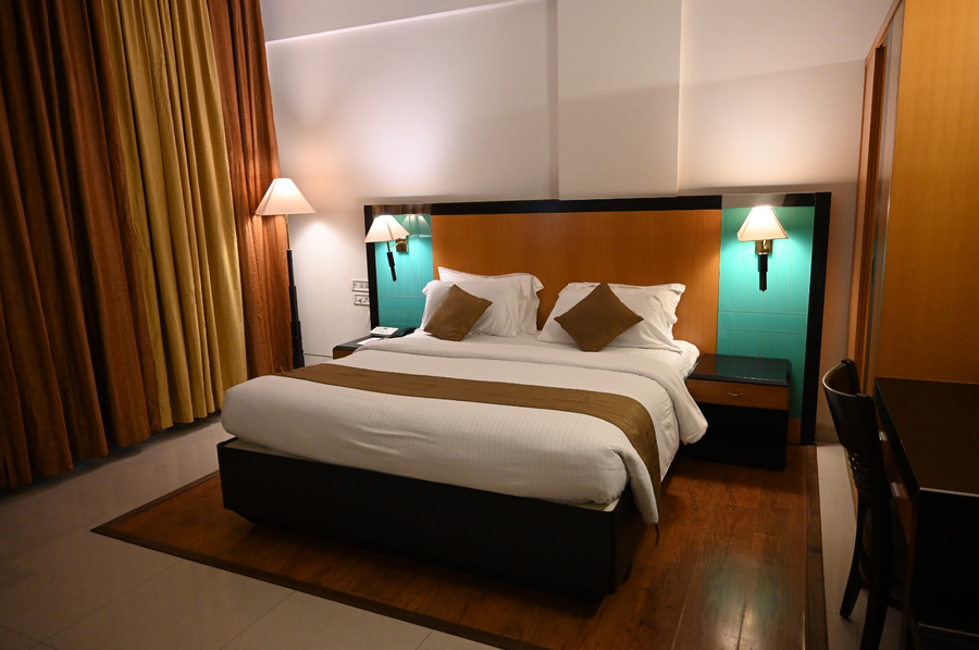 the mercy luxury business hotel