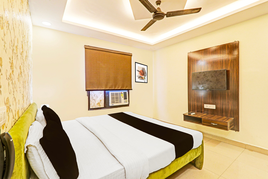 super hotel o kathauta jheel malhaur gomti nagar