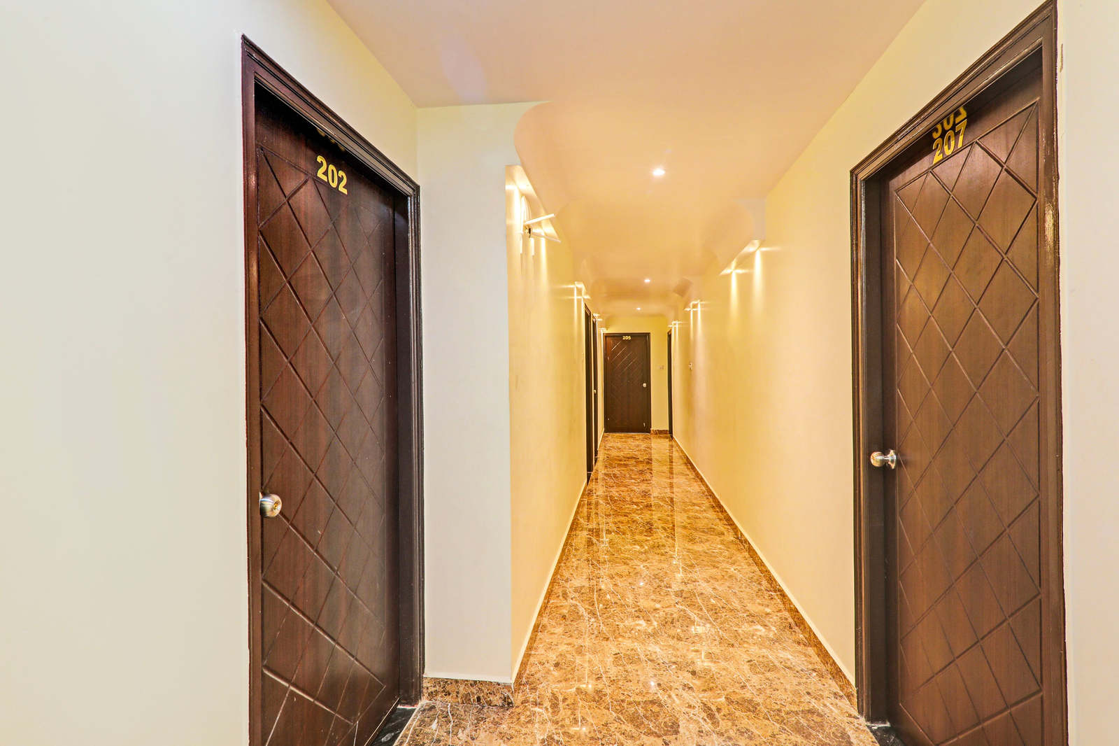 super hotel o kathauta jheel malhaur gomti nagar