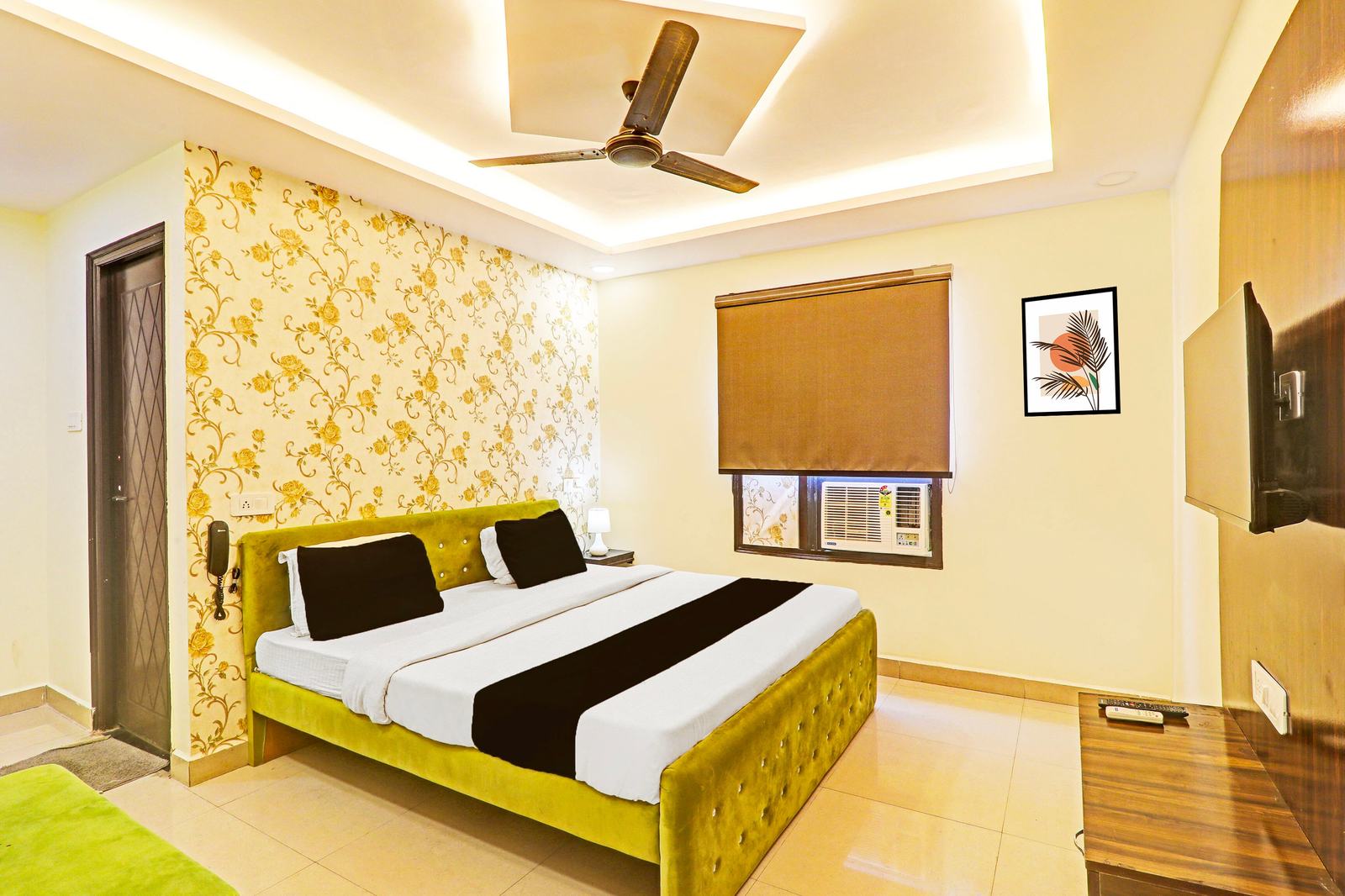 super hotel o kathauta jheel malhaur gomti nagar