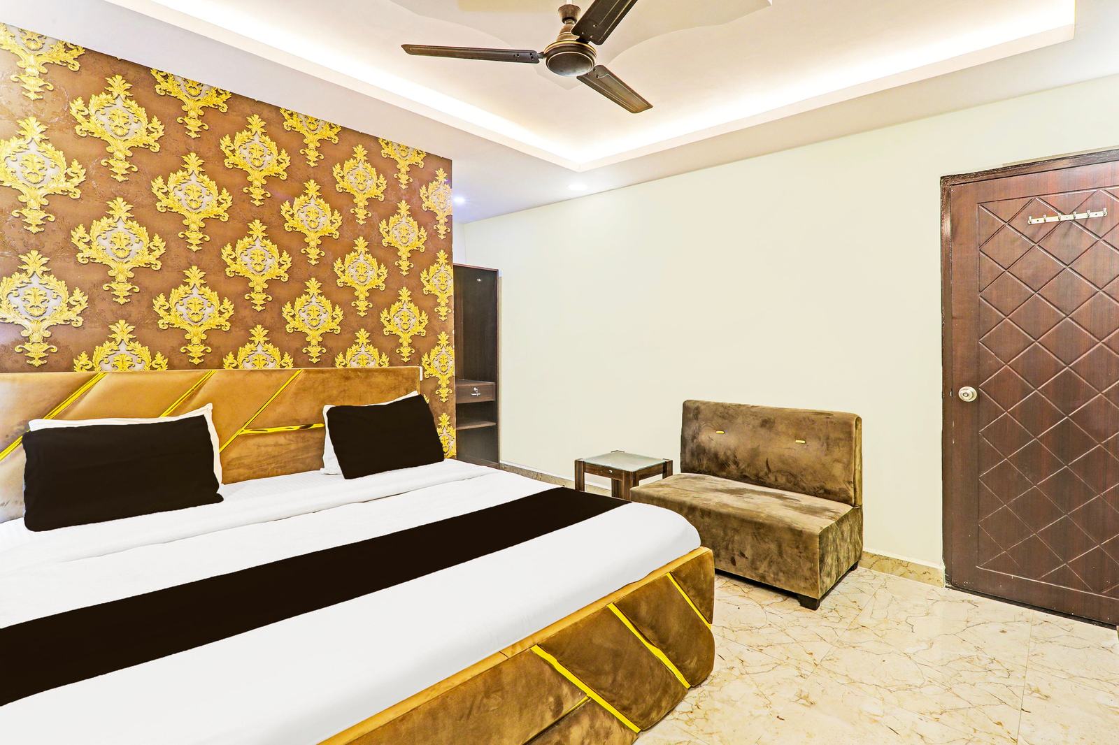 super hotel o kathauta jheel malhaur gomti nagar