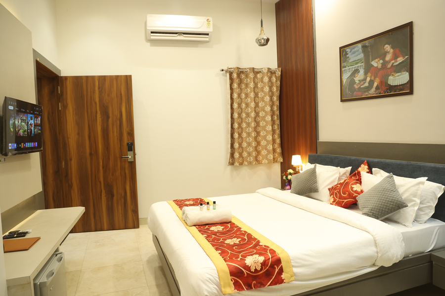 Shiv Hari Heritage,Clock Tower,3 star