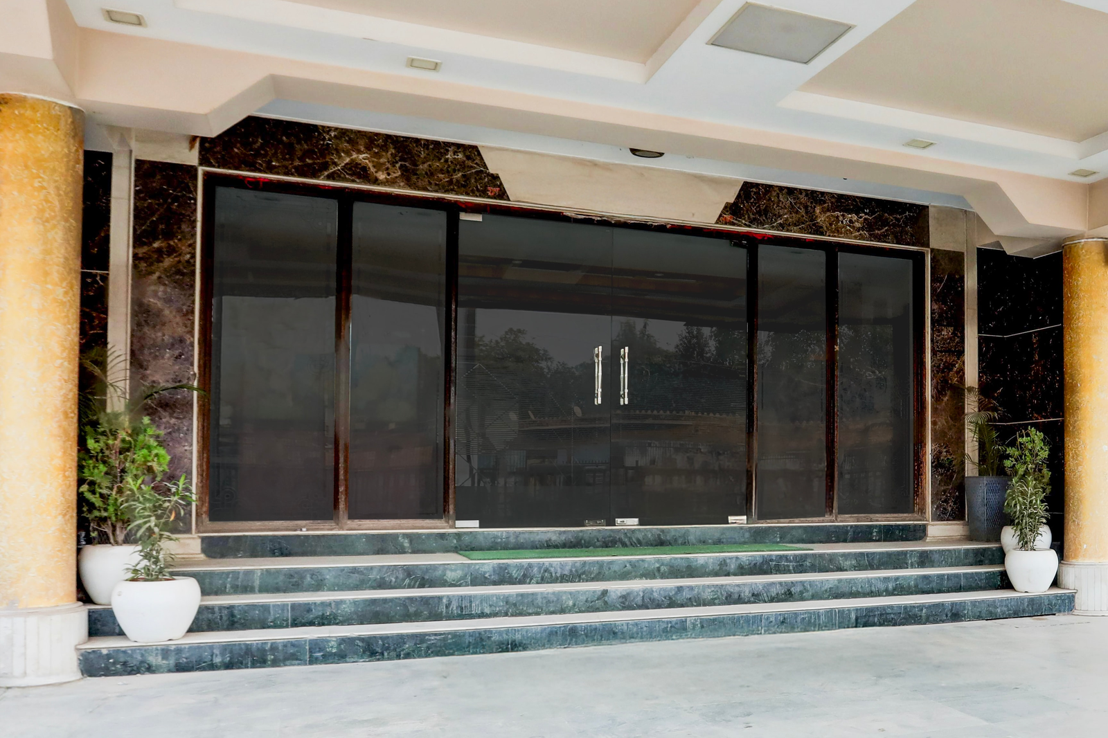 Super Townhouse Padav Square Gwalior Formerly Hotel Shelter,,3 star