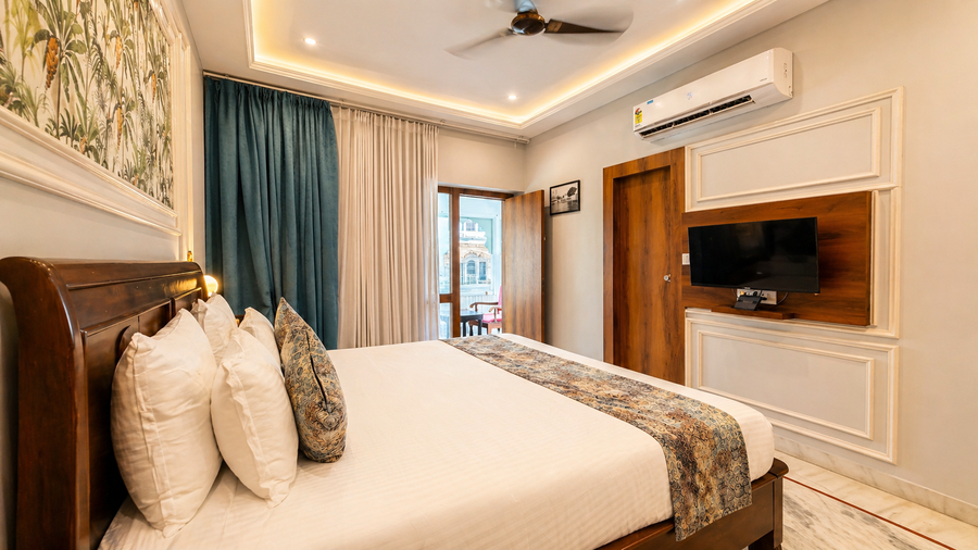 the crescent udaipur boutique hotel near lake pichola