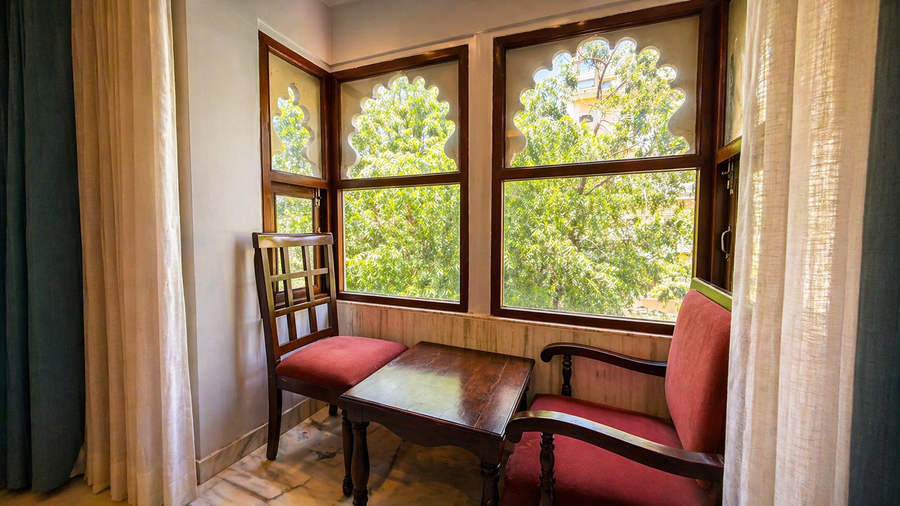 the crescent udaipur boutique hotel near lake pichola