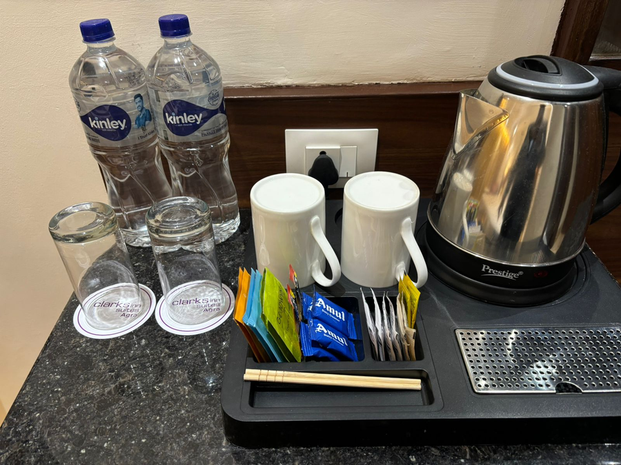 clarks inn suites agra
