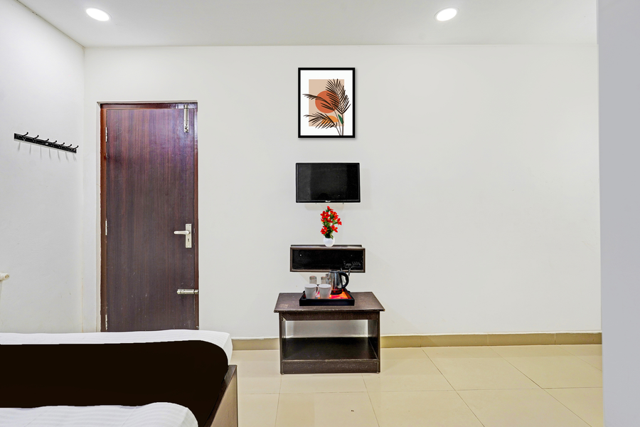 super collection o vanamthopu center nellore formerly esr guest inn