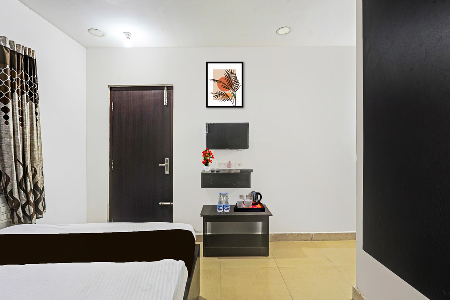 super collection o vanamthopu center nellore formerly esr guest inn