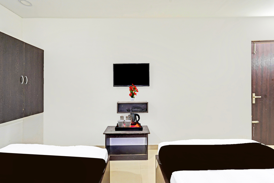 super collection o vanamthopu center nellore formerly esr guest inn