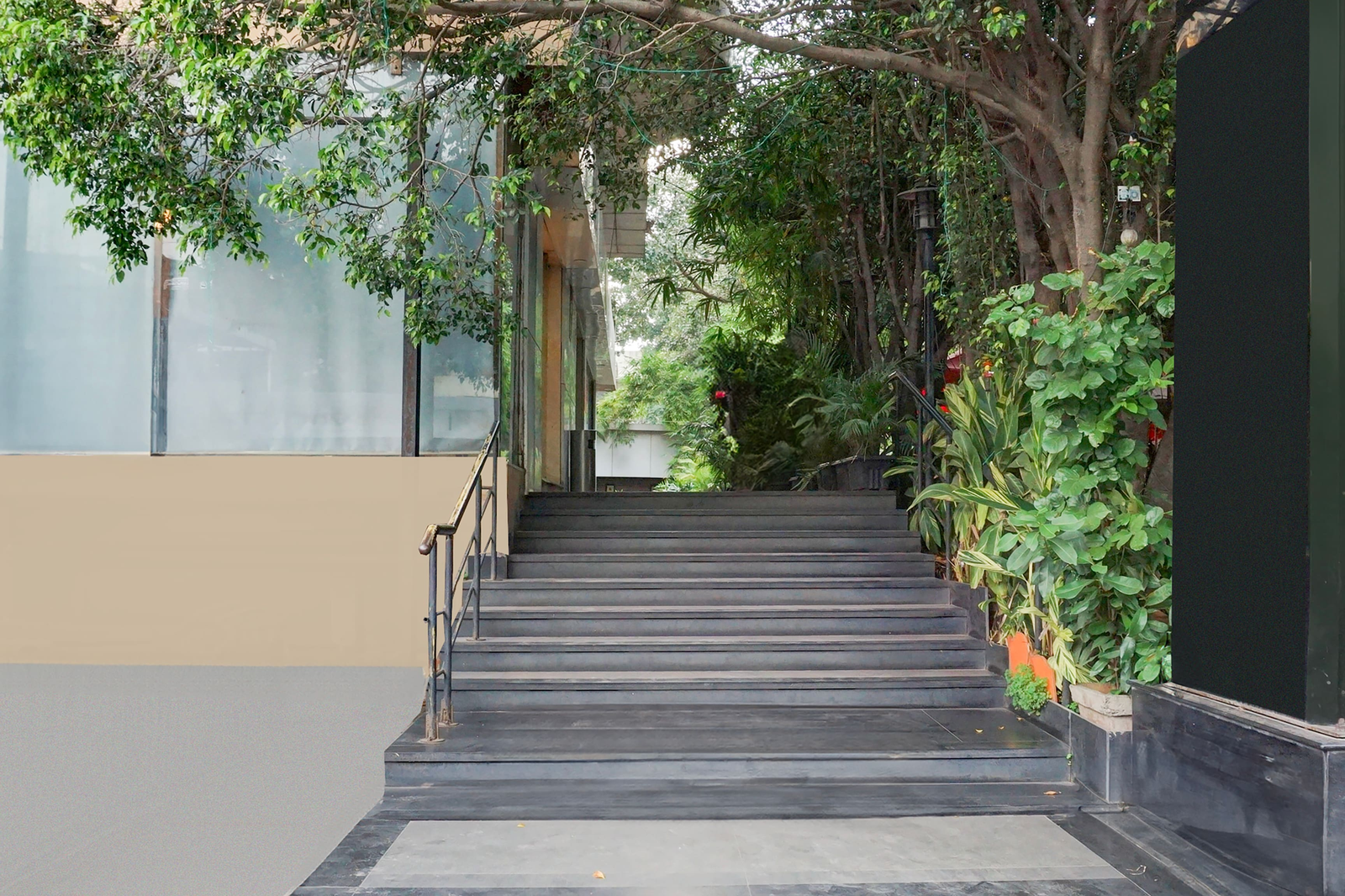 Super Townhouse Oak Jm Road Formerly Krishna Presidency,,3 star