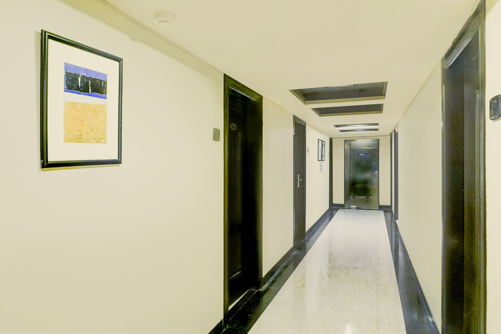 Super Townhouse Oak Jm Road Formerly Krishna Presidency,,3 star