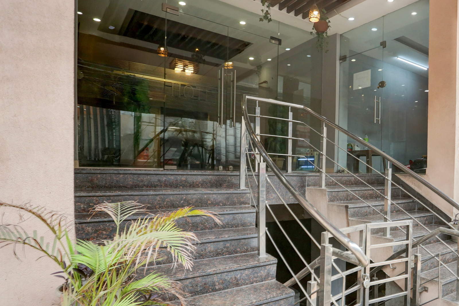 Super Collection O Railway Station Road Near Clock Tower,,2 star