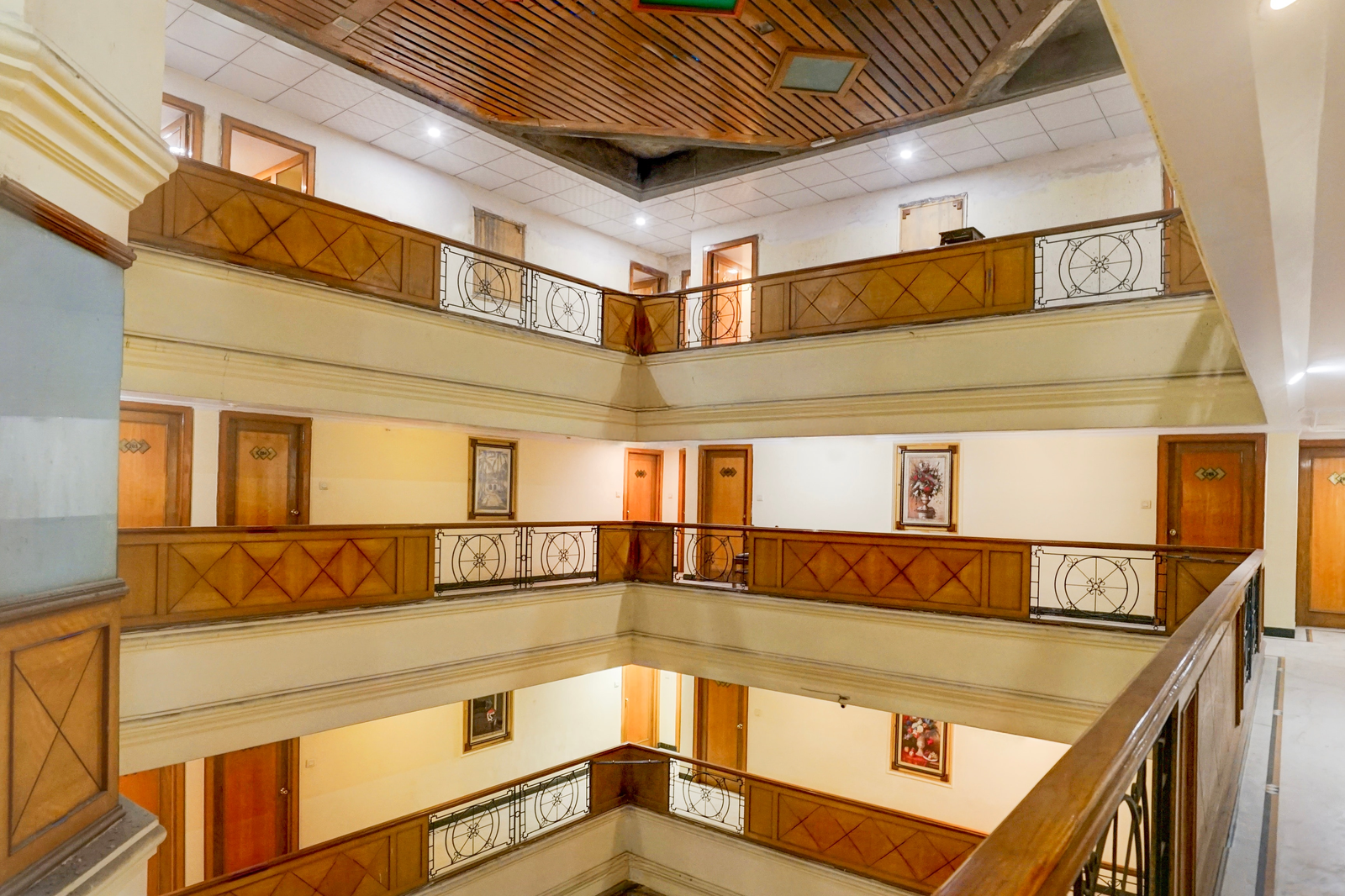 Super Townhouse Subhash Nagar Formerly Royal Palazzo,,4 star