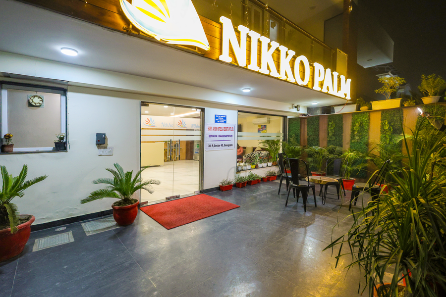 Nikko Palm Hotel,Sector 45,4 star