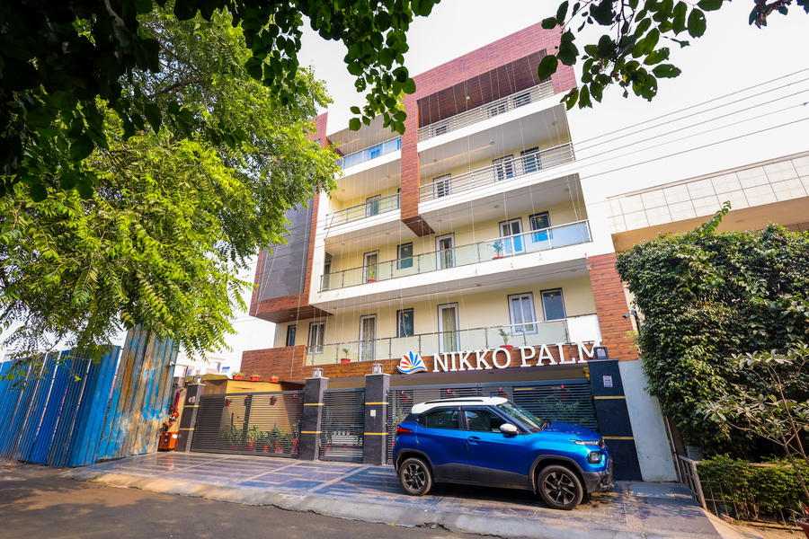 Nikko Palm Hotel,Sector 45,4 star