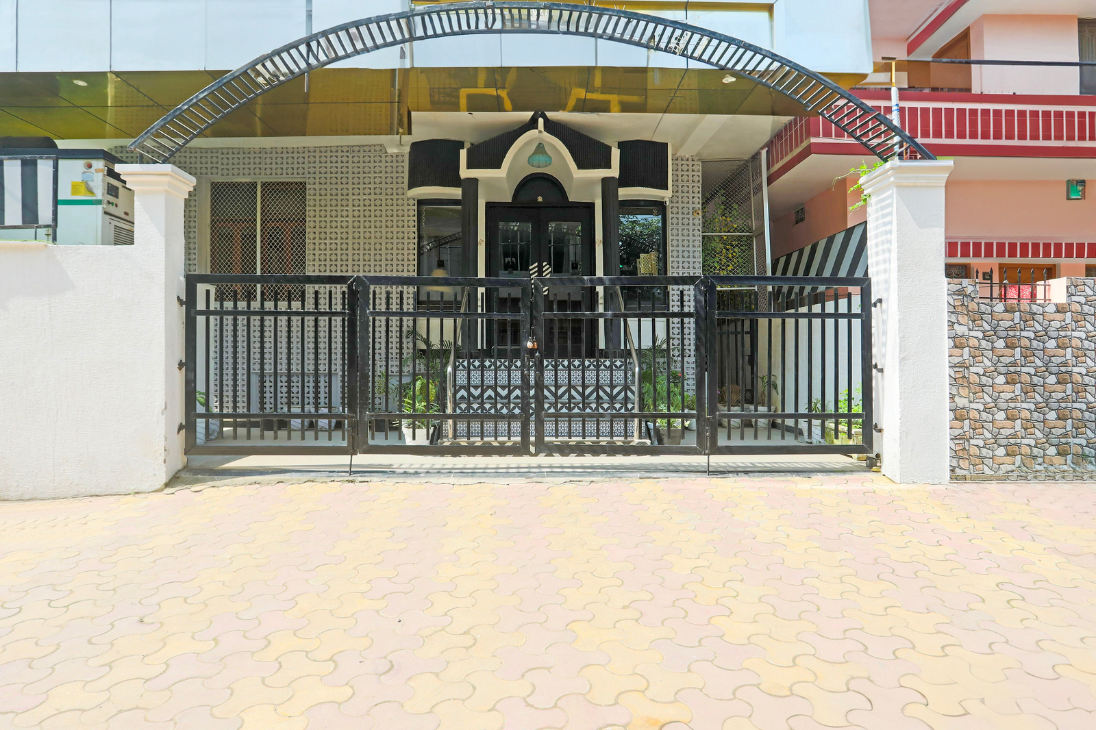 Super Townhouse Cantonment Varanasi Formerly Sarin Inn,,3 star