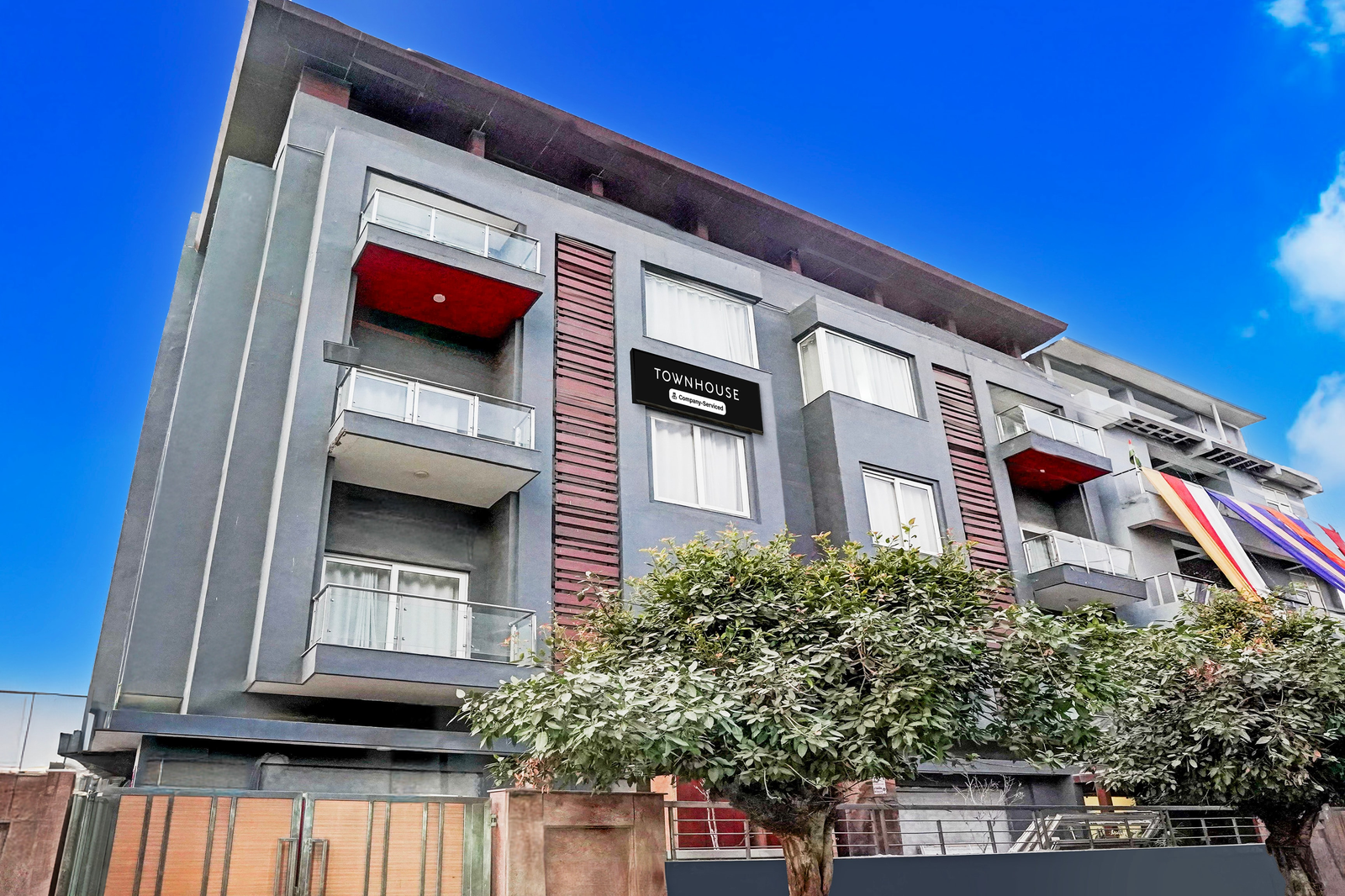 super townhouse sector 122 noida