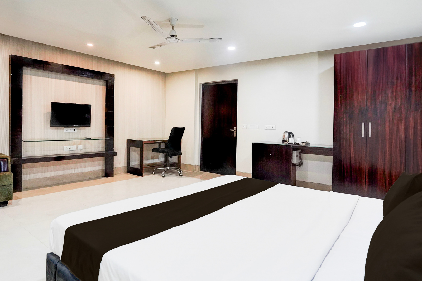 super townhouse sector 122 noida