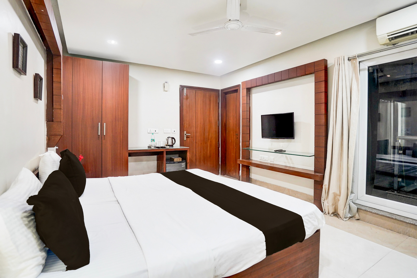 super townhouse sector 122 noida