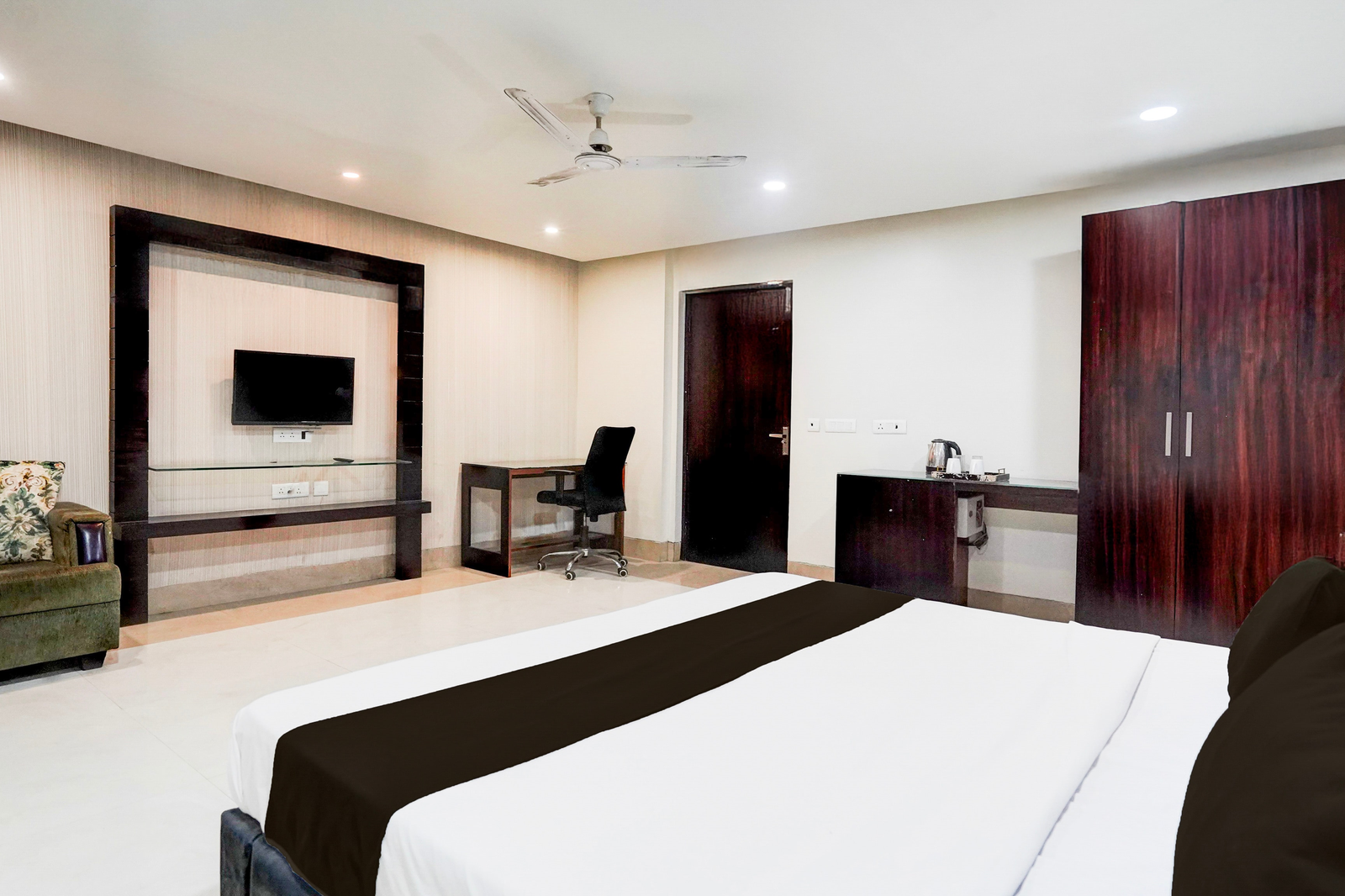 super townhouse sector 122 noida