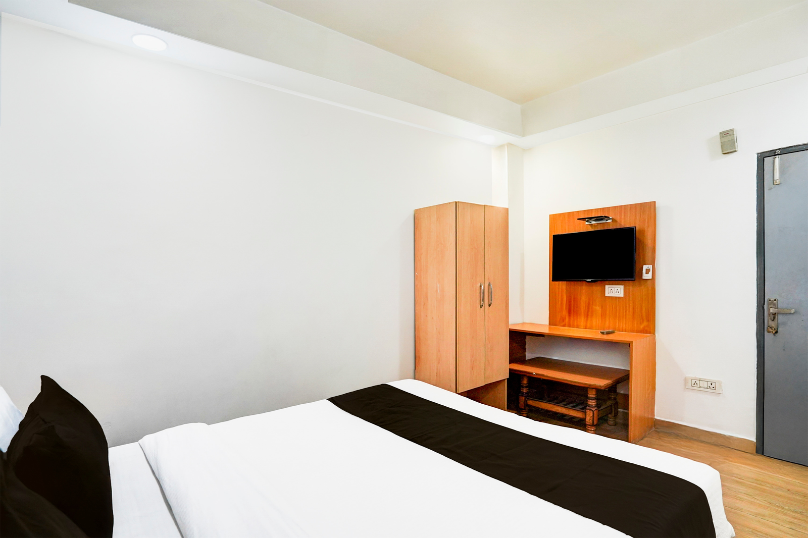 super collection o dallupura road noida