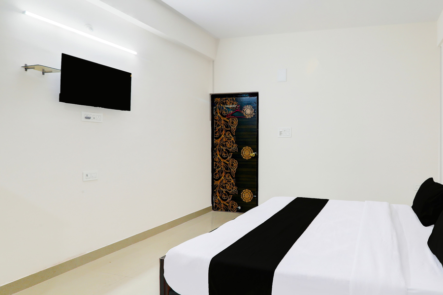 super hotel o kadam ghat near ashok rajpath