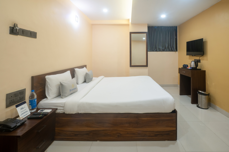hotel pravasa stay shirdi