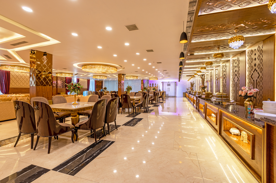 hotel holiday grand near expo mart