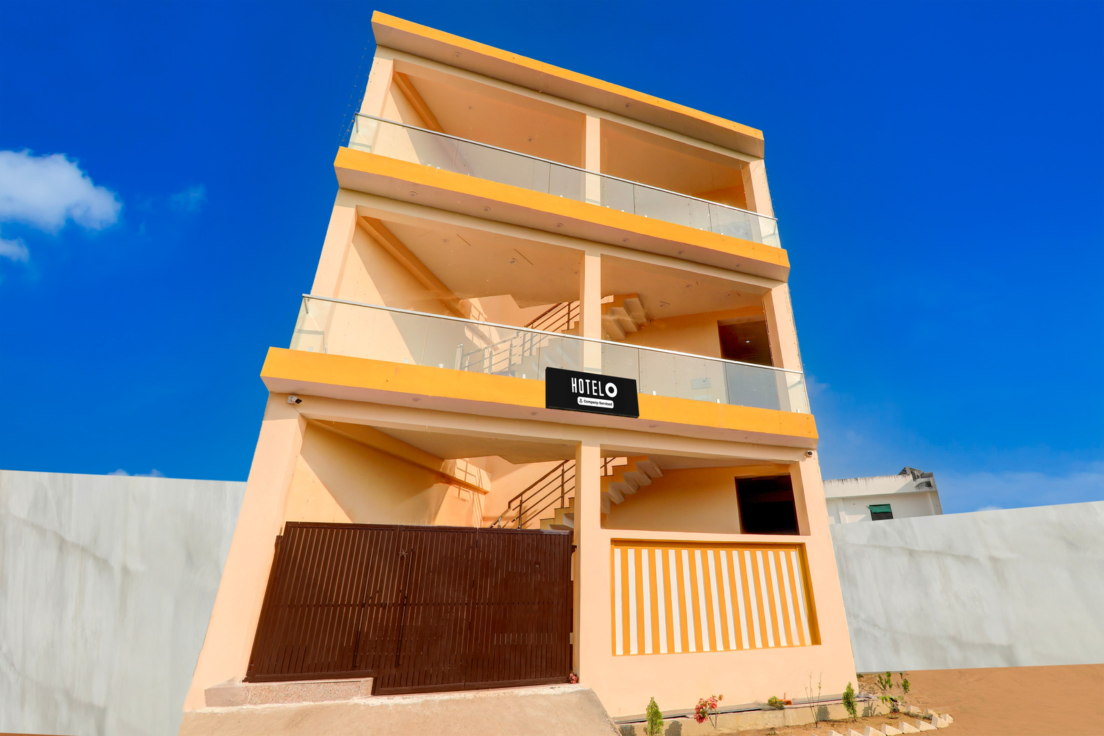Super Hotel O Arjun Ganj,Snac2,3 star