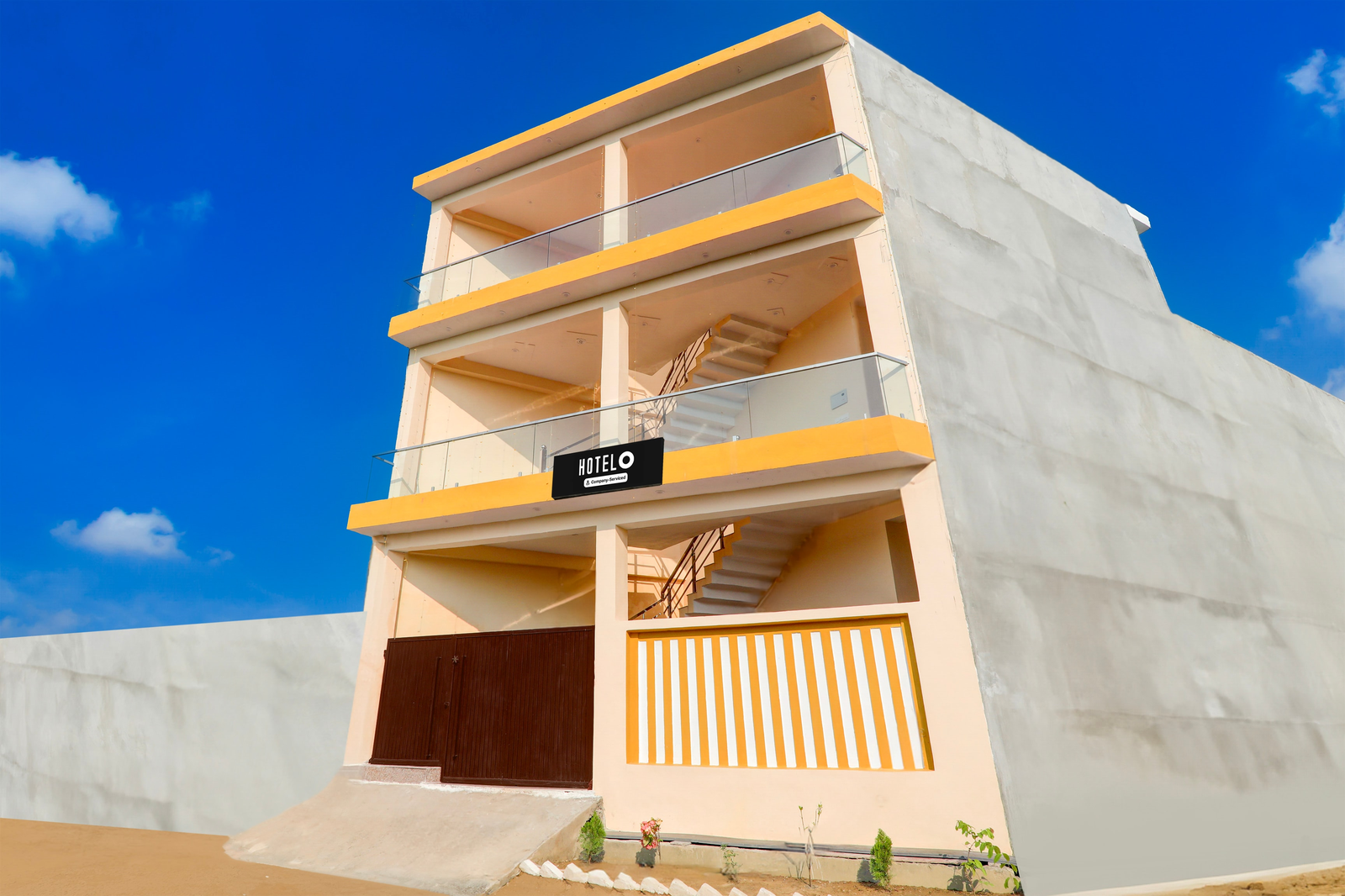 Super Hotel O Arjun Ganj,Snac2,3 star