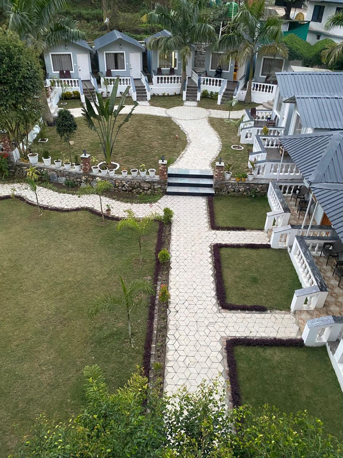 Glampers Resort,Neelkanth Temple,2 star