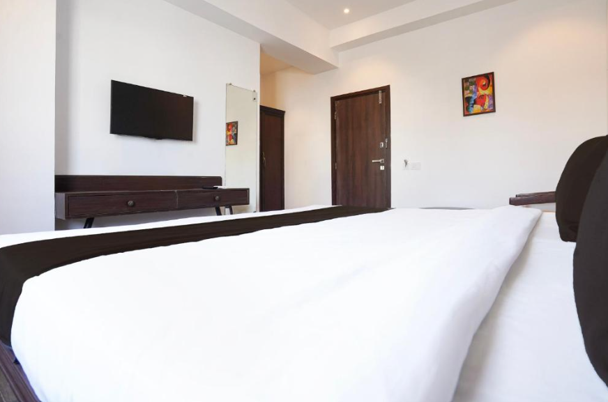 townhouse central bazar road ramdaspeth