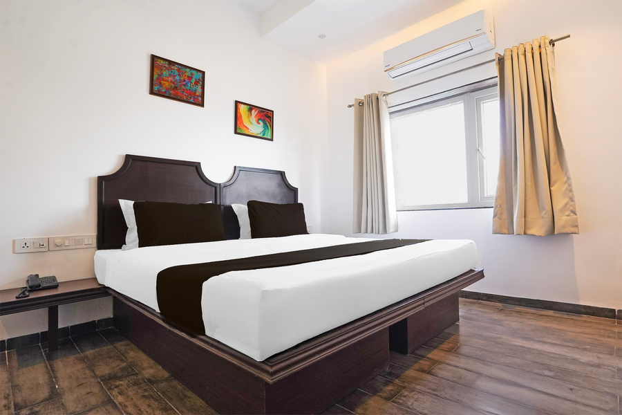 townhouse central bazar road ramdaspeth