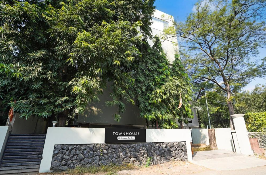 townhouse central bazar road ramdaspeth