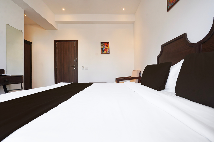 townhouse central bazar road ramdaspeth