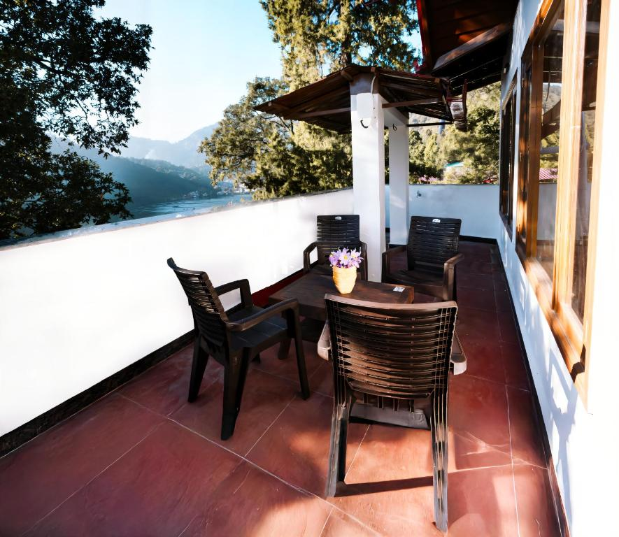 justa lake view residences nainital