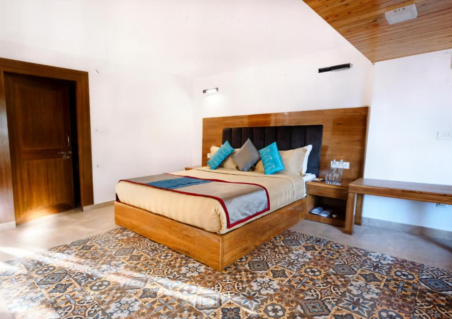 Jüsta Lake View Residences, Nainital,Tallital,3 star