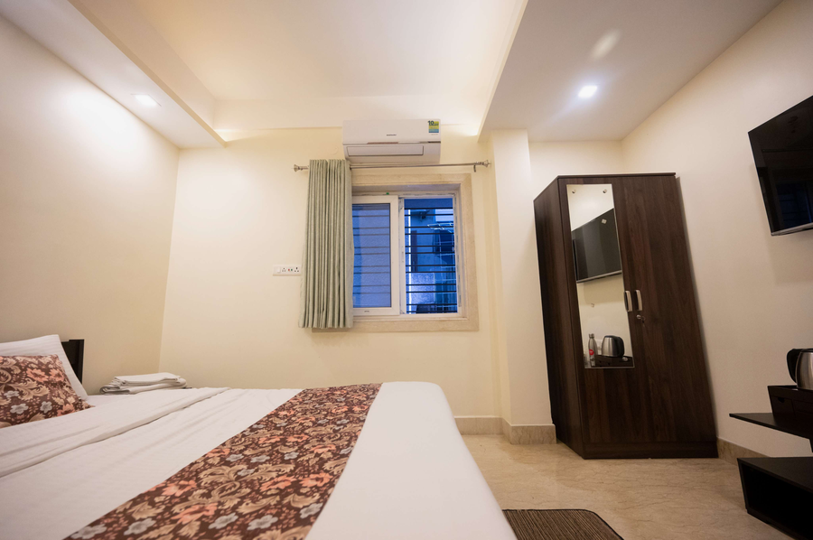 lakeside suites
