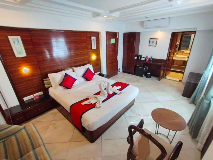 Hotel Kk By Spree Rajkot,Kailash Nagar,4 star