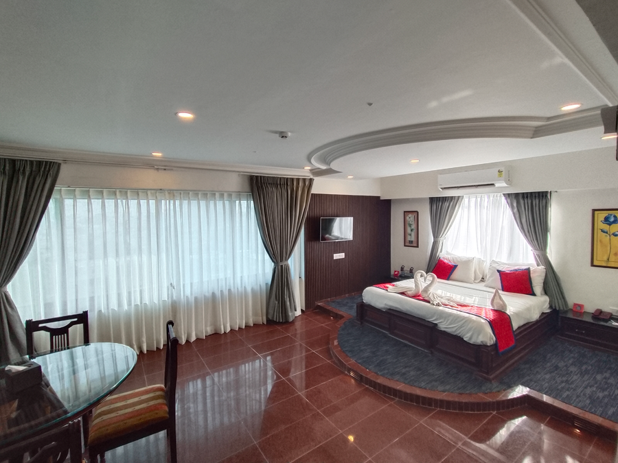hotel kk by spree rajkot