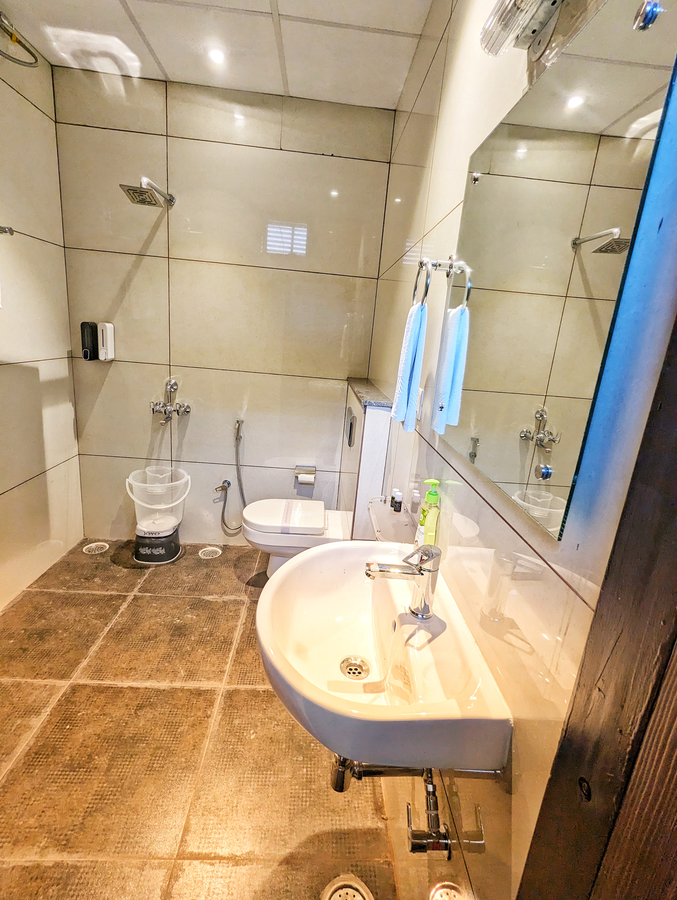 elegance suites gomti nagar