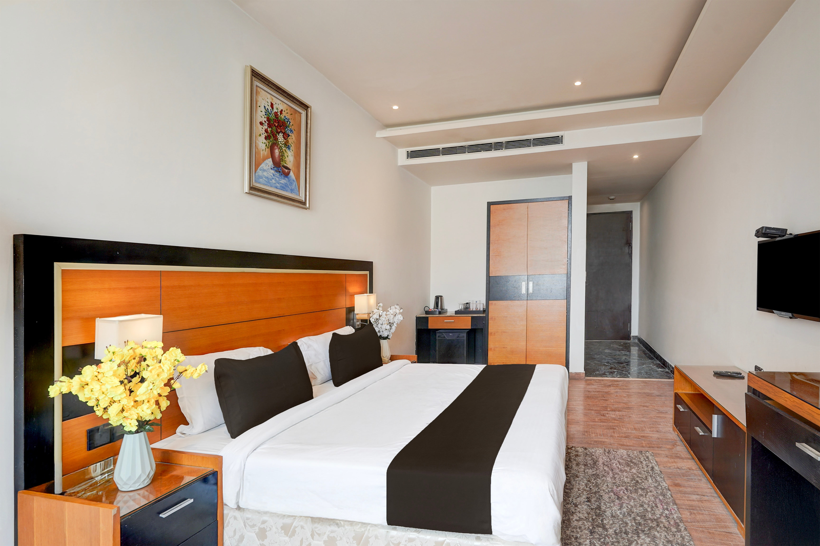 townhouse oak agra near sultanganj puliya formerly bb grand