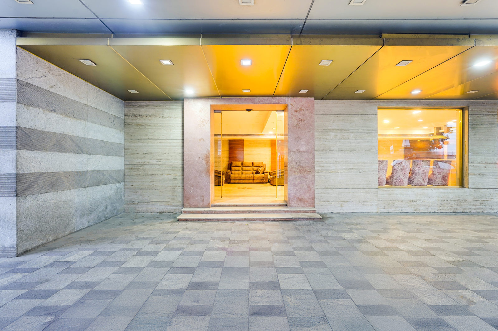 Townhouse Oak Alandur Near Chennai Airport,,3 star