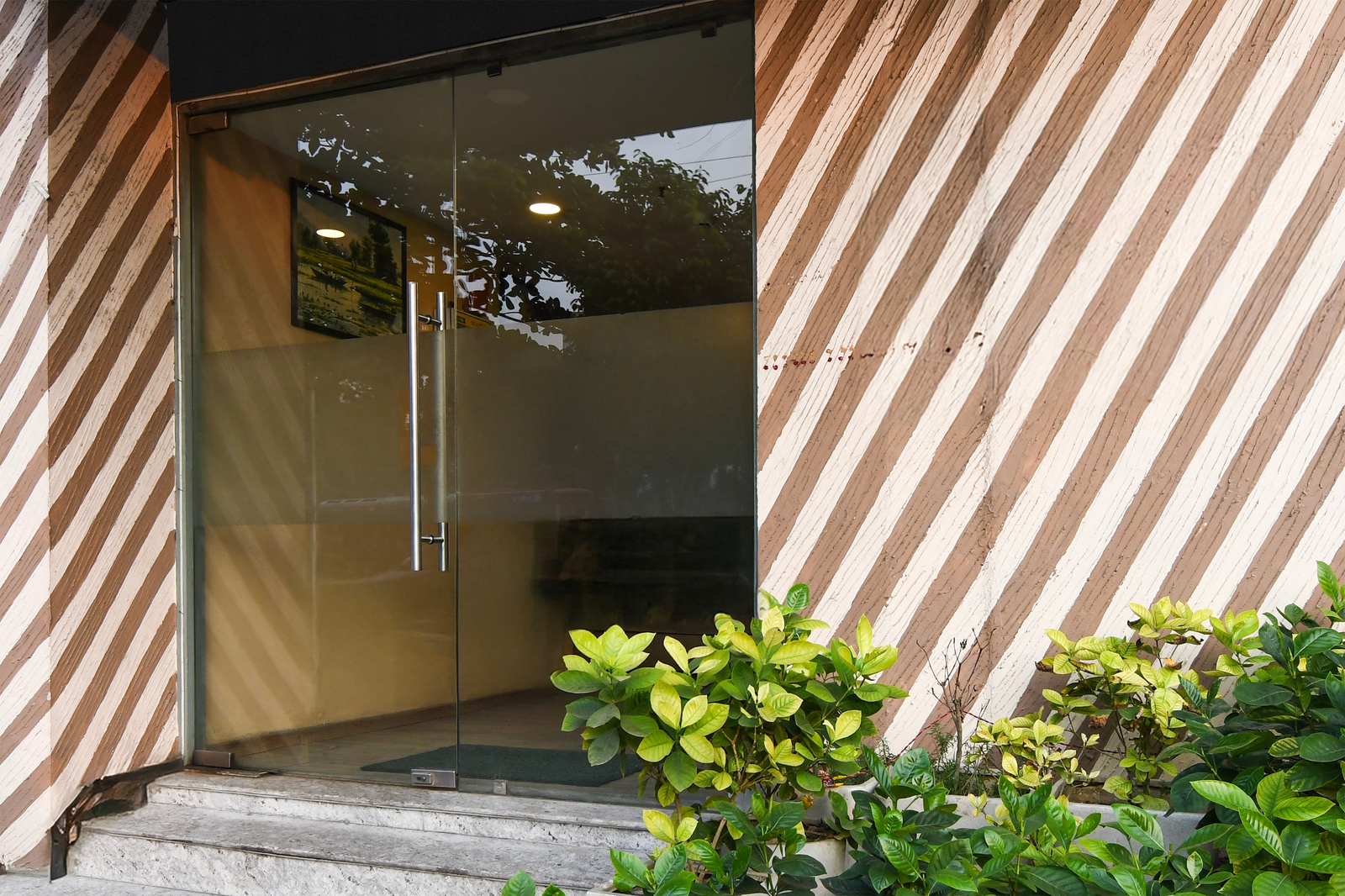 Super Townhouse Vip Road Formerly The Sky, BAGUIATI, KOLKATA,3 star